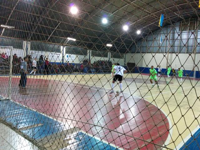 Bom público prestigia a quarta rodada do Municipal de Futsal